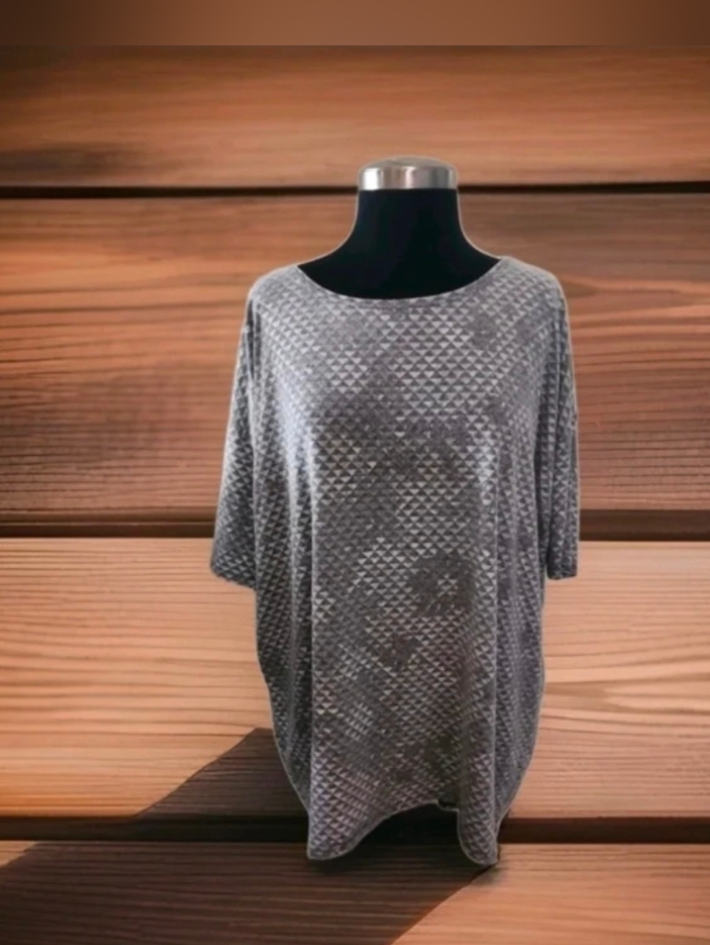 LuLaRoe IRMA Gray Color Triangle Design Tunic Top High Low Short Sleeve Shirt XL